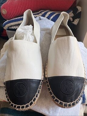 Tory Burch ivory and blank leather espadrilles 10.5